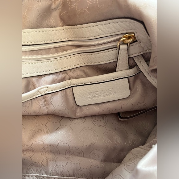 Michael Kors Chain Satchel Bag- Vanilla - Picture 15 of 16